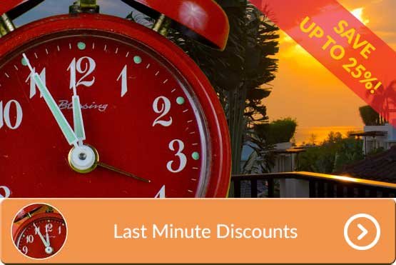 image showing an alarm clock at five to midmight indicating last minute in front of a phuket sunset at villa oriole with a flash advertising up to 25% discount